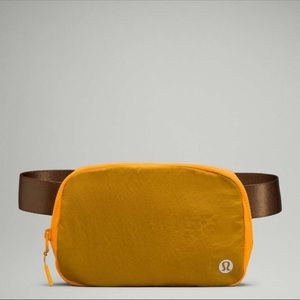 Lululemon Everywhere Belt Bag
